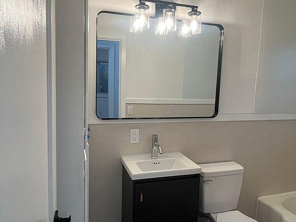 5th image of 1519 8th St #1