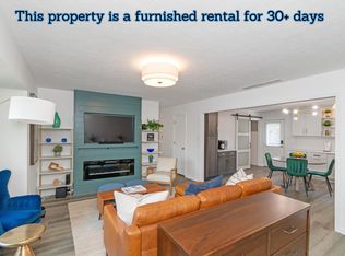 110 1st St SE, Carmel, IN 46032