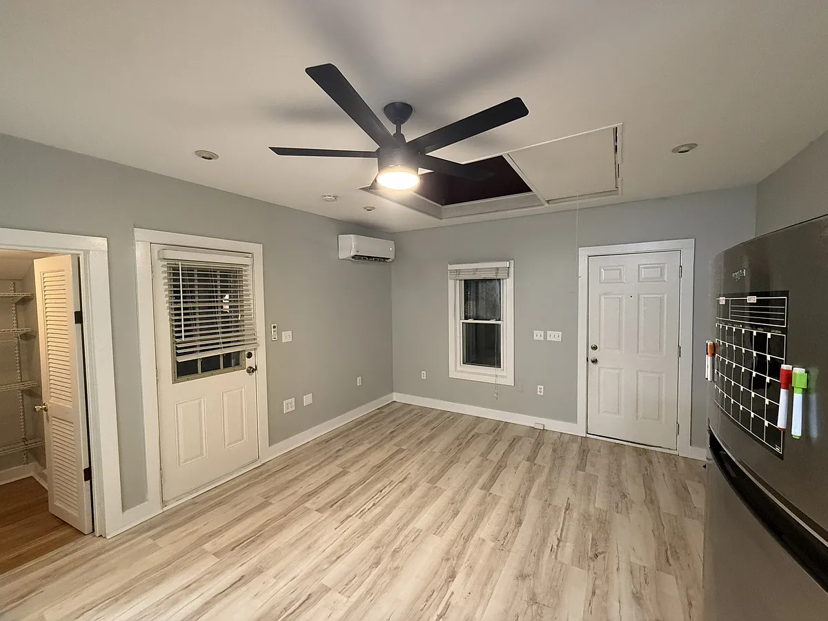 Building Photo - 815 Rickett Rd #3