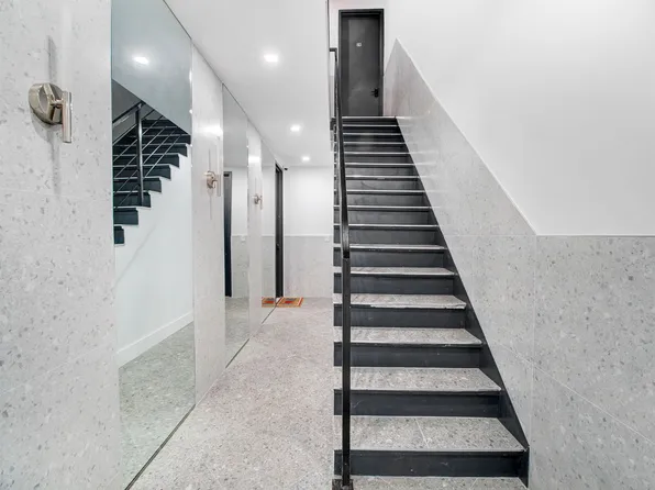 151 Williams Avenue image 4 of 19