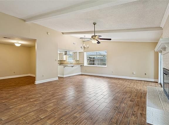 5th image of 408 Cardinal Dr