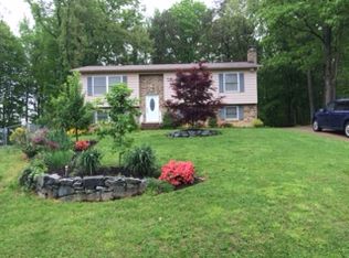 121 Oakwood Dr, Stafford, VA 22554