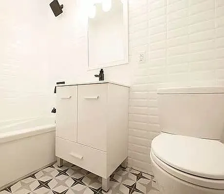 Rented by Tapiro Realty | media 13