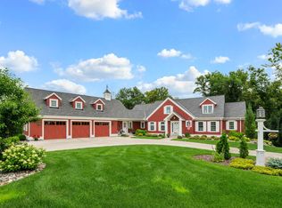 3698 Woodland Cove Pkwy, Excelsior, MN 55331