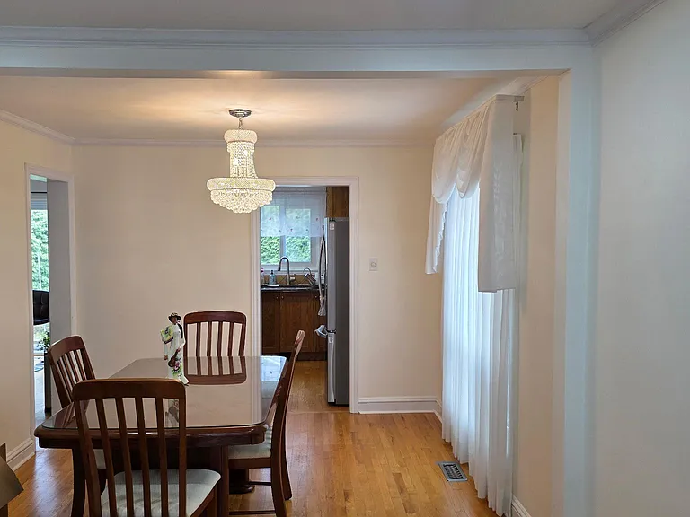 63 Topley Cres — Photo 4