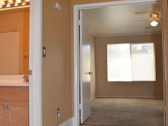 5th image of 8949 Autumn Wreath Ave