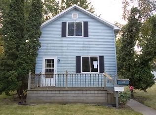 302 Borton Ave, Essexville, MI