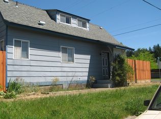 218 E Lister St, Cave Junction, OR --