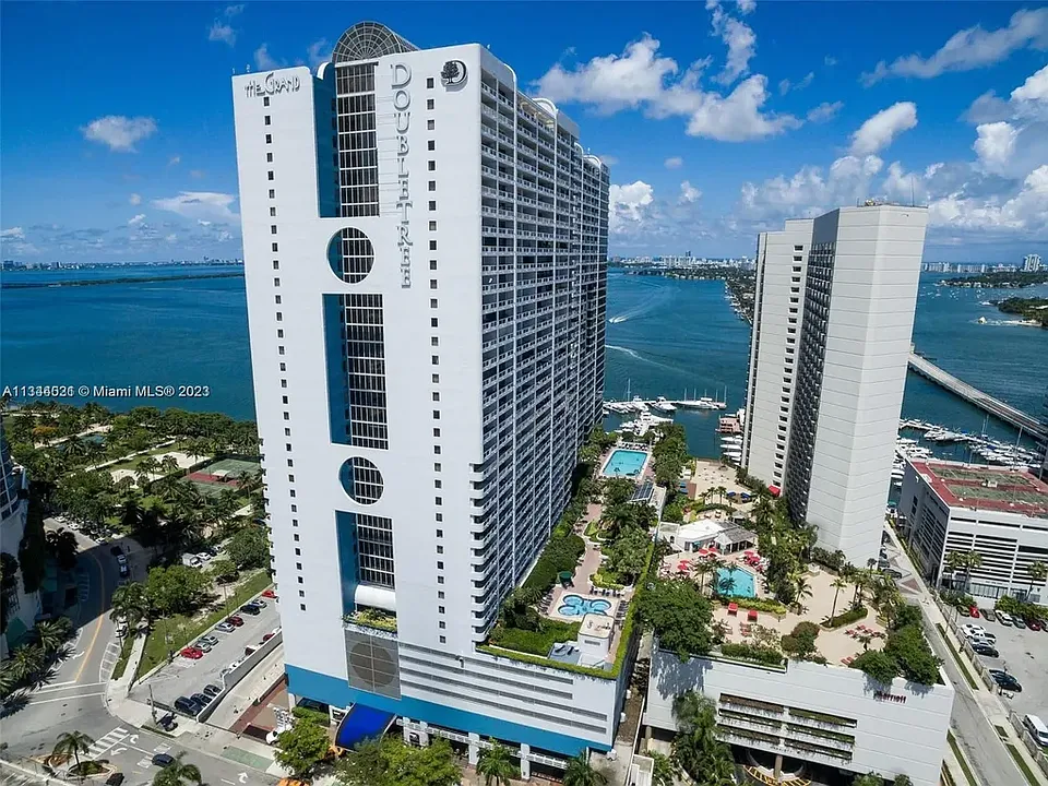 1717 N Bayshore Dr #295