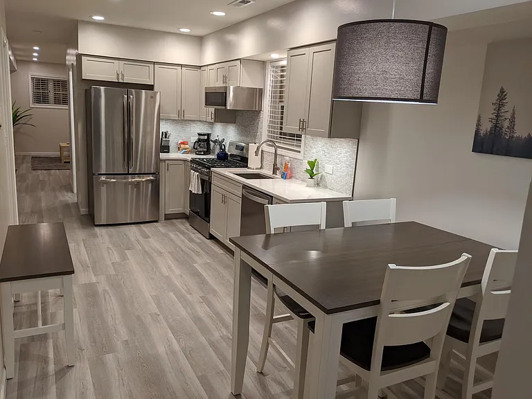 1523 W Fry St #G — Photo 1