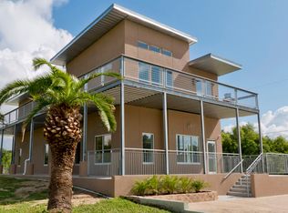 121 E 2nd St, Pass Christian, MS 39571