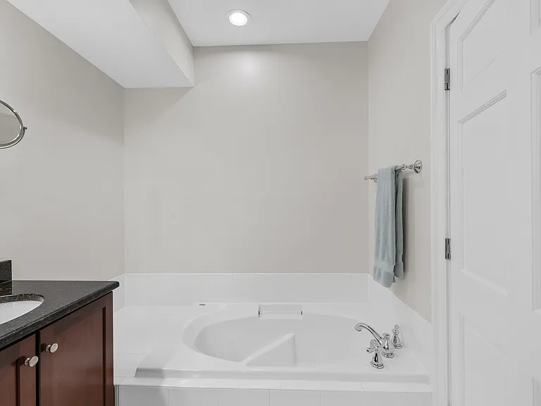 5241 Monument Ave #2A — Photo 18