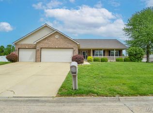 4550 Barleyridge Dr, Smithton, IL 62285