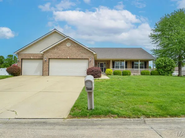 4550 Barleyridge Dr, Smithton, IL 62285