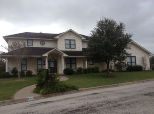 502 Russell Ct, Hallettsville, TX 77964