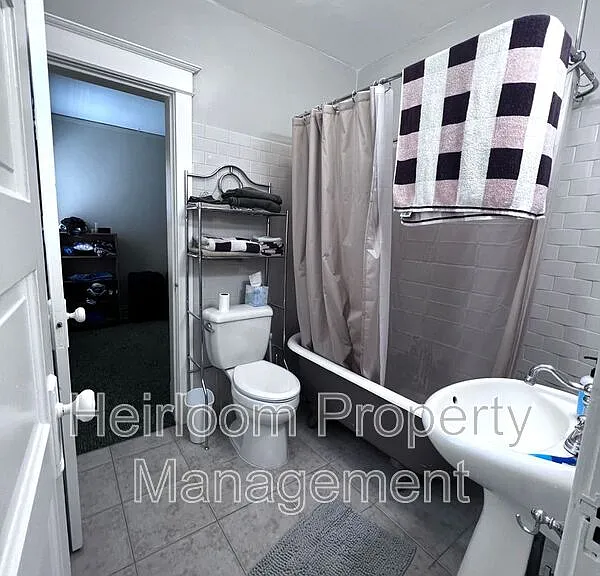17 E 6th St #2 — Photo 13
