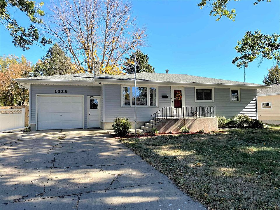 1st image of 1338 N 8th St