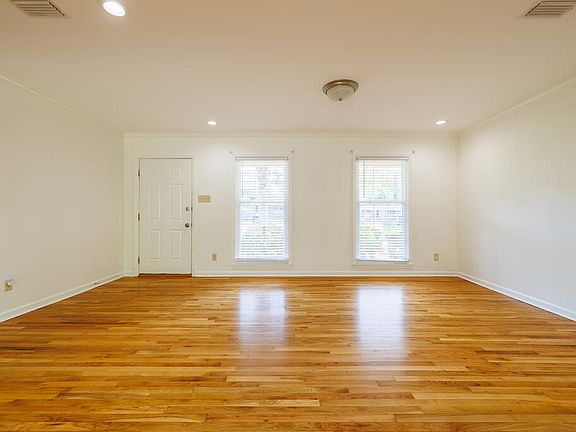 4th image of 1212 Thomwal St