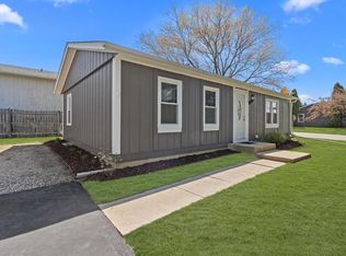 12567 Timber Ridge Dr, Pleasant Prairie, WI 53158