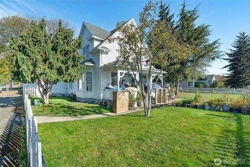 3rd image of 2701 Simpson Avenue