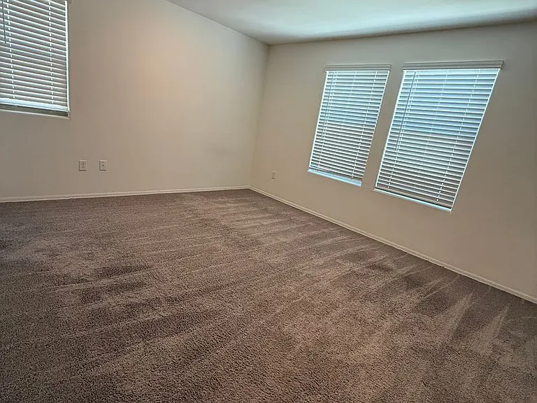 1127 E Descent St — Photo 28