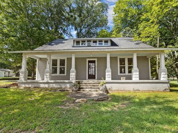 217 Bridge Rd, Killen, AL 35645