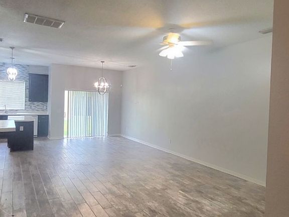 4th image of 17532 Hugh Ln