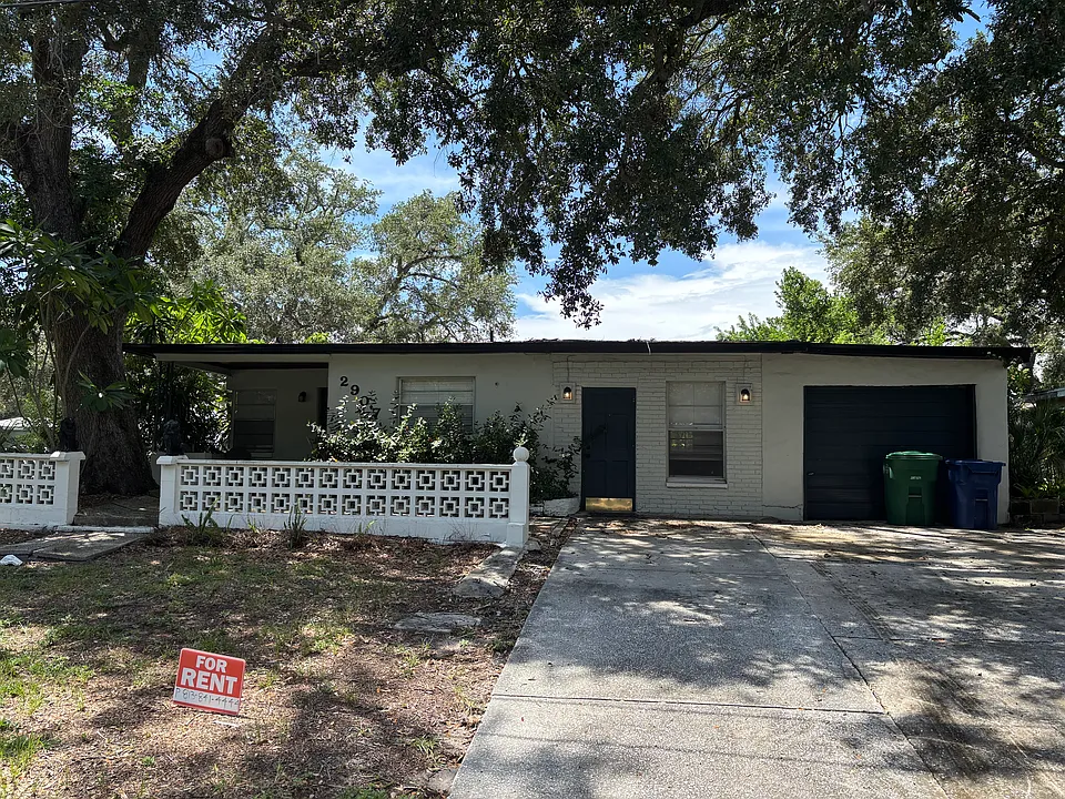 2907 W Ellis Dr