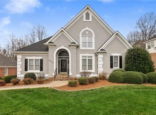460 Burkes Crossing Dr, Winston Salem, NC 27104