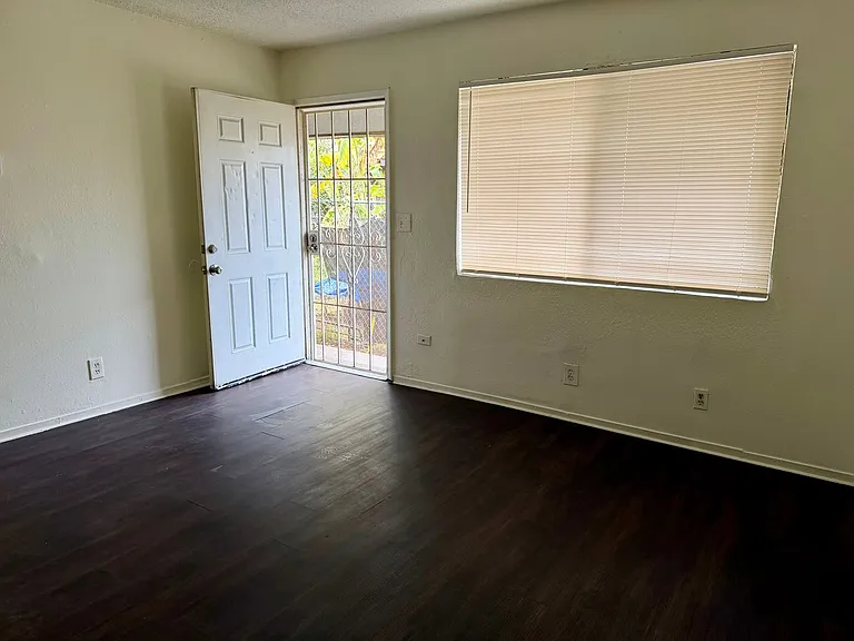 489 S Backer Ave — Photo 3