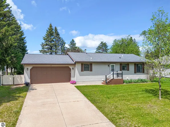 1310 Walnut St, Cadillac, MI 49601