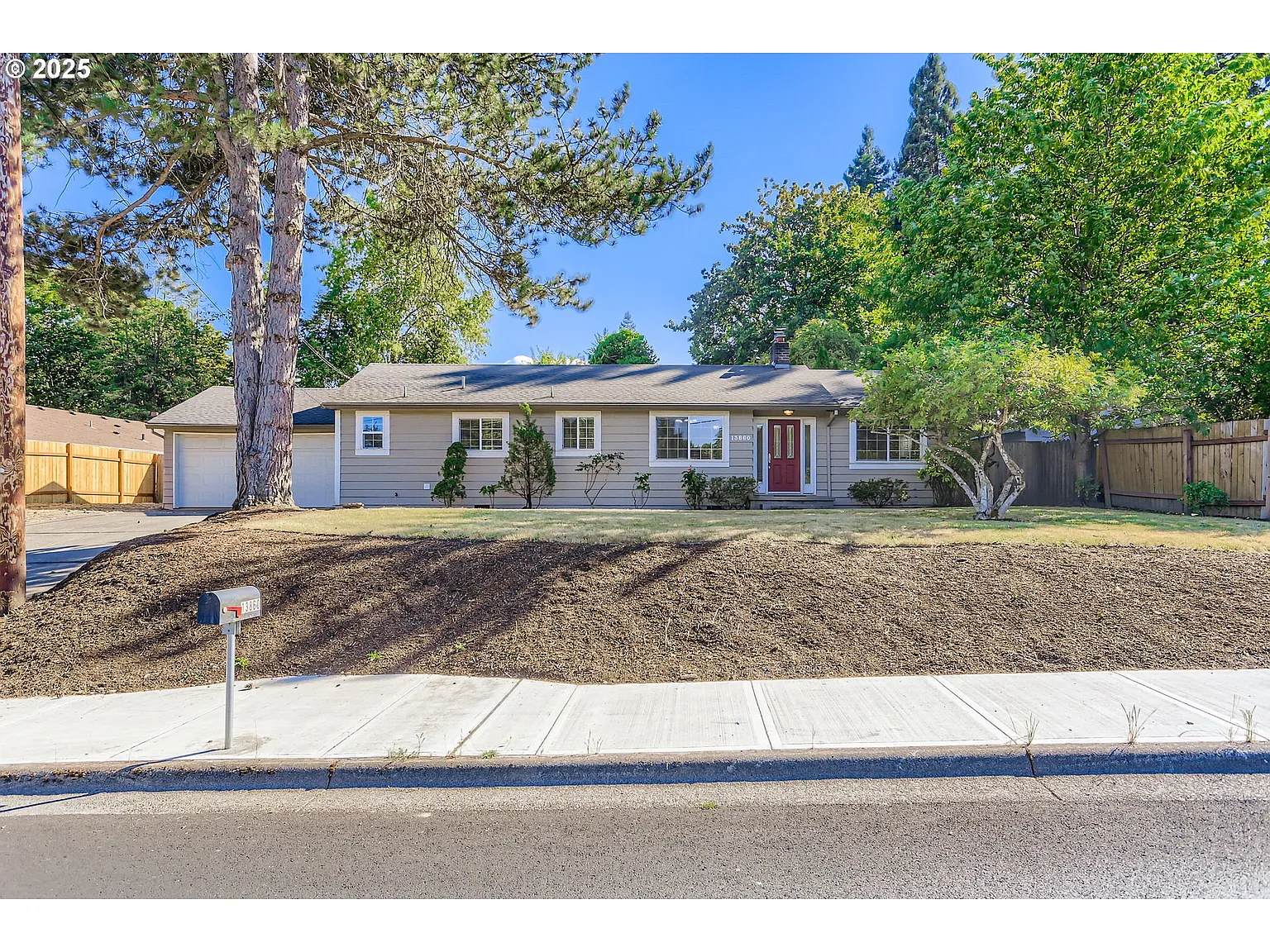 13860 SW Butner Rd photo 1