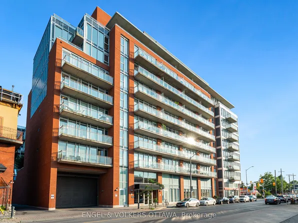 354 Gladstone Ave #205, Ottawa, ON K2P 0R4