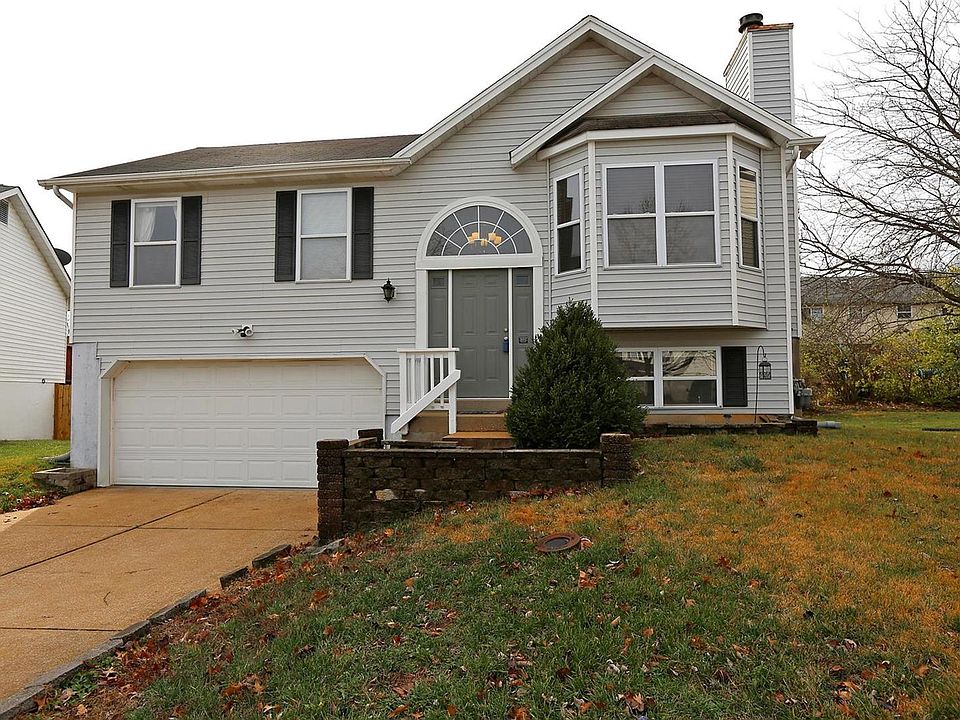 1st image of 127 Kinross Ct