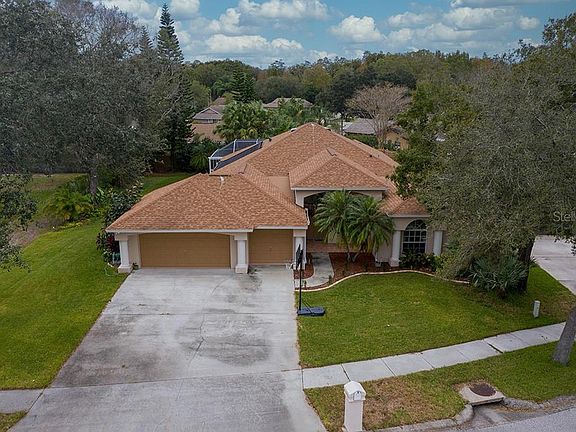 3rd image of 14924 Devonshire Woods Pl