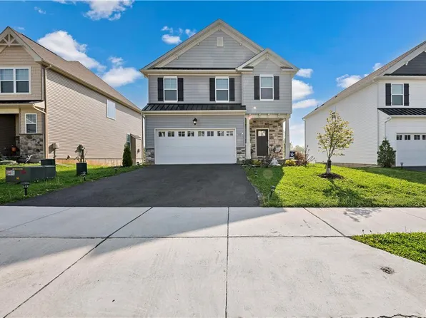 313 Kingsbarns Ln, Northampton, PA 18067