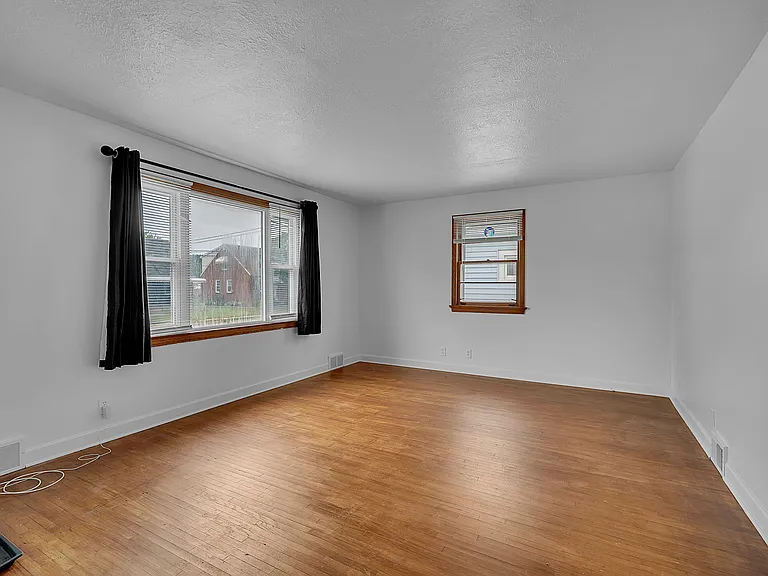 76 Stearns St — Photo 5