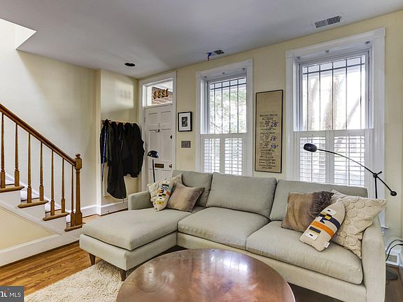 4th image of 1233 Duncan Pl NE