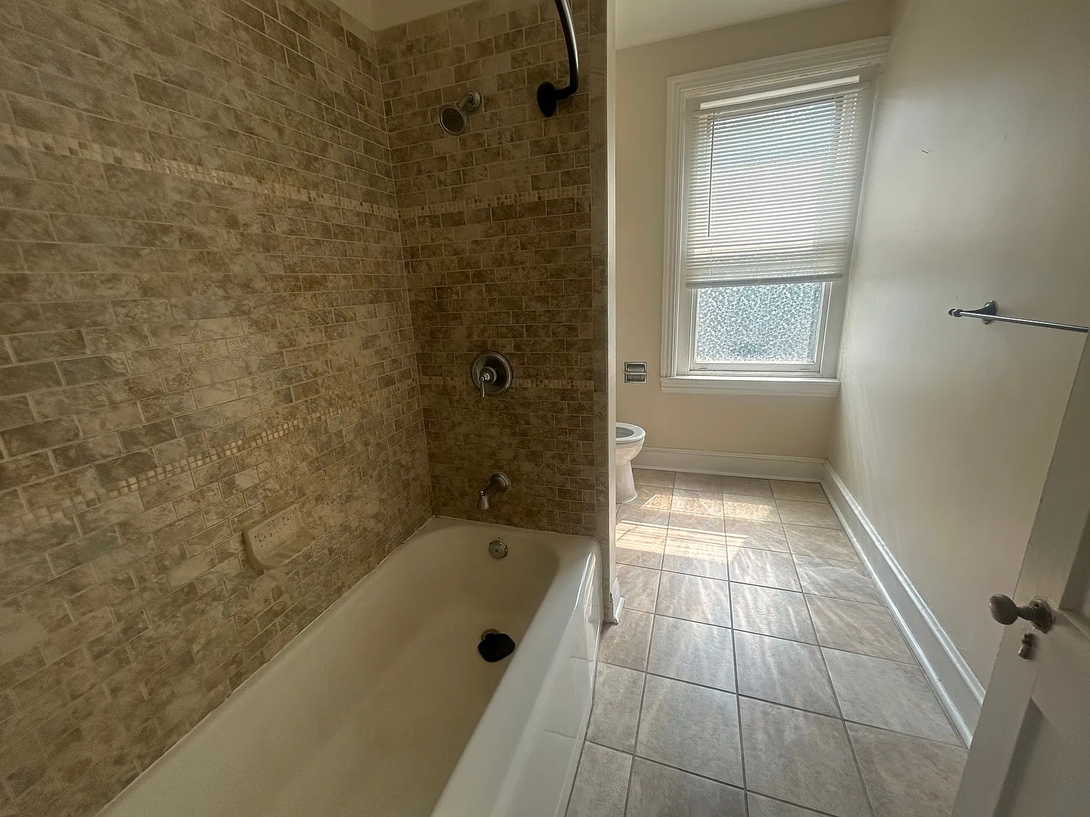 1 bed, 1.0 bath, 550 sqft, $1,495 — Photo 3