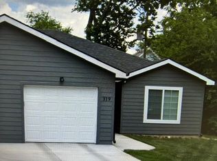 319 S 10th St, Salina, KS 67401