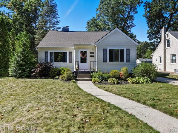 23481 Majestic St, Oak Park, MI 48237