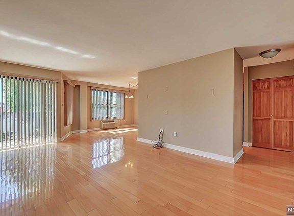 3rd image of 584 Anderson Ave APT 2E