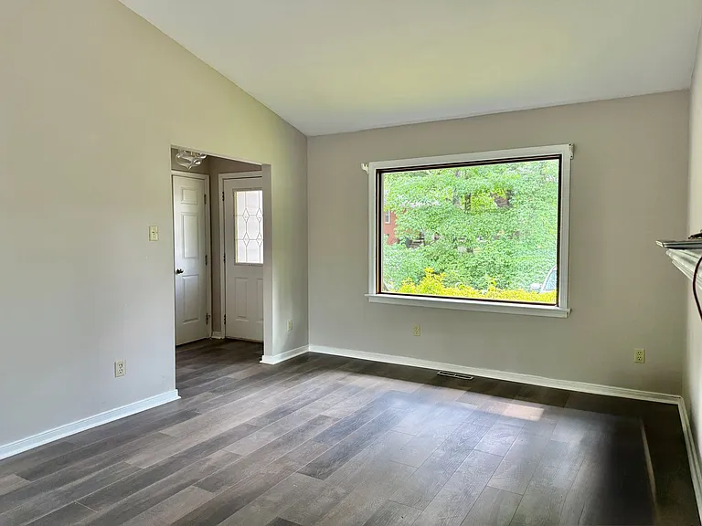 2705 Lawland Dr — Photo 9