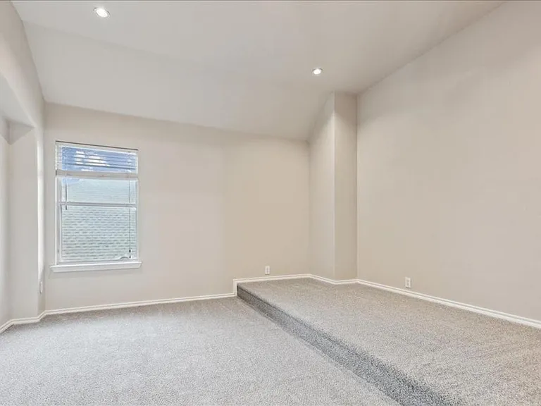 708 San Antonio Trl — Photo 32