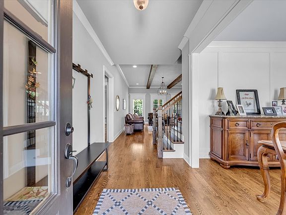 5th image of 621 Tybarber Ave