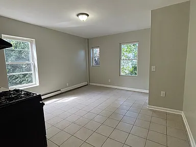 161 S 10th St #2L — photo 2 of 8