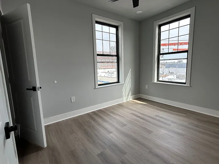 1116 S 12TH ST — Photo 9