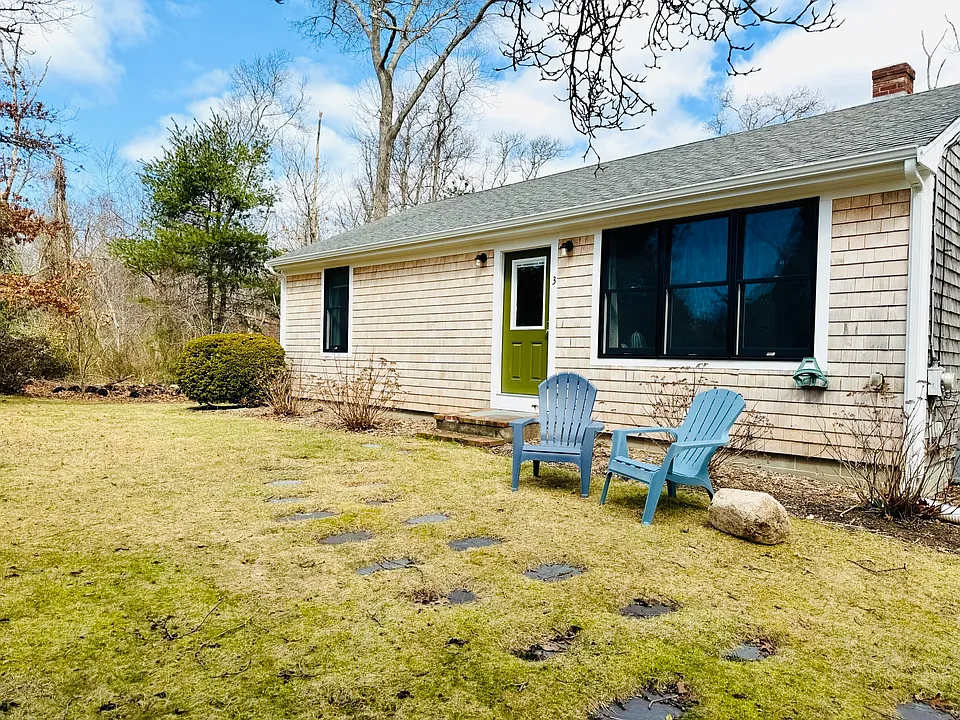 3 W Falmouth Hwy