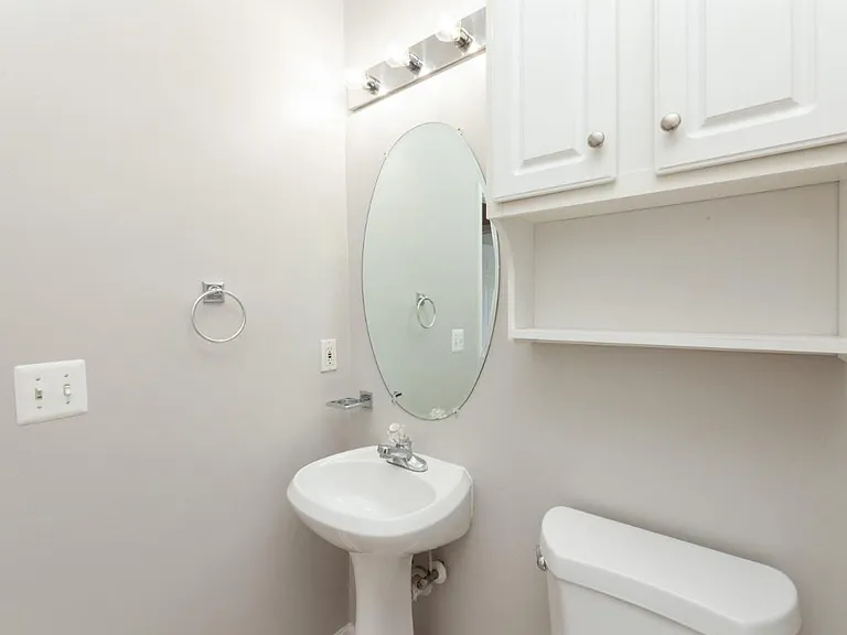 21807 Petworth Ct — Photo 30