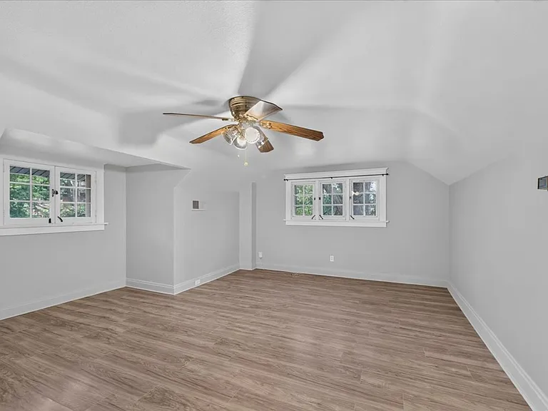 7325 Sutherland Ave — Photo 34